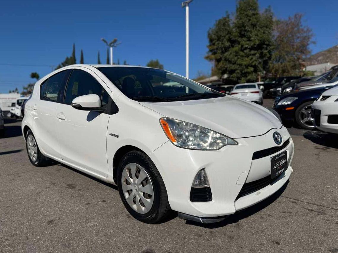 TOYOTA PRIUS C 2012 JTDKDTB33C1017766 image